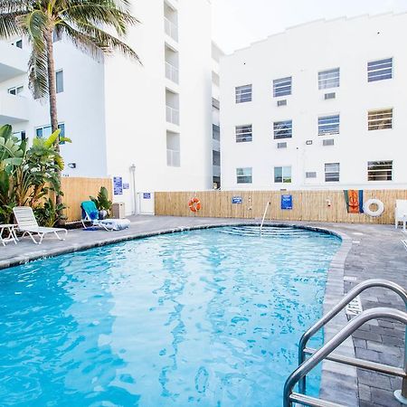 Ocean Walk Apartments Майами-Бич Экстерьер фото